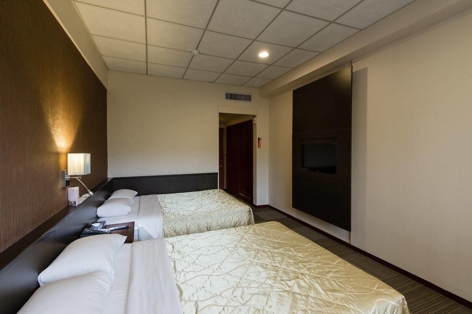 Atami Hotel Taipei Exteriör bild